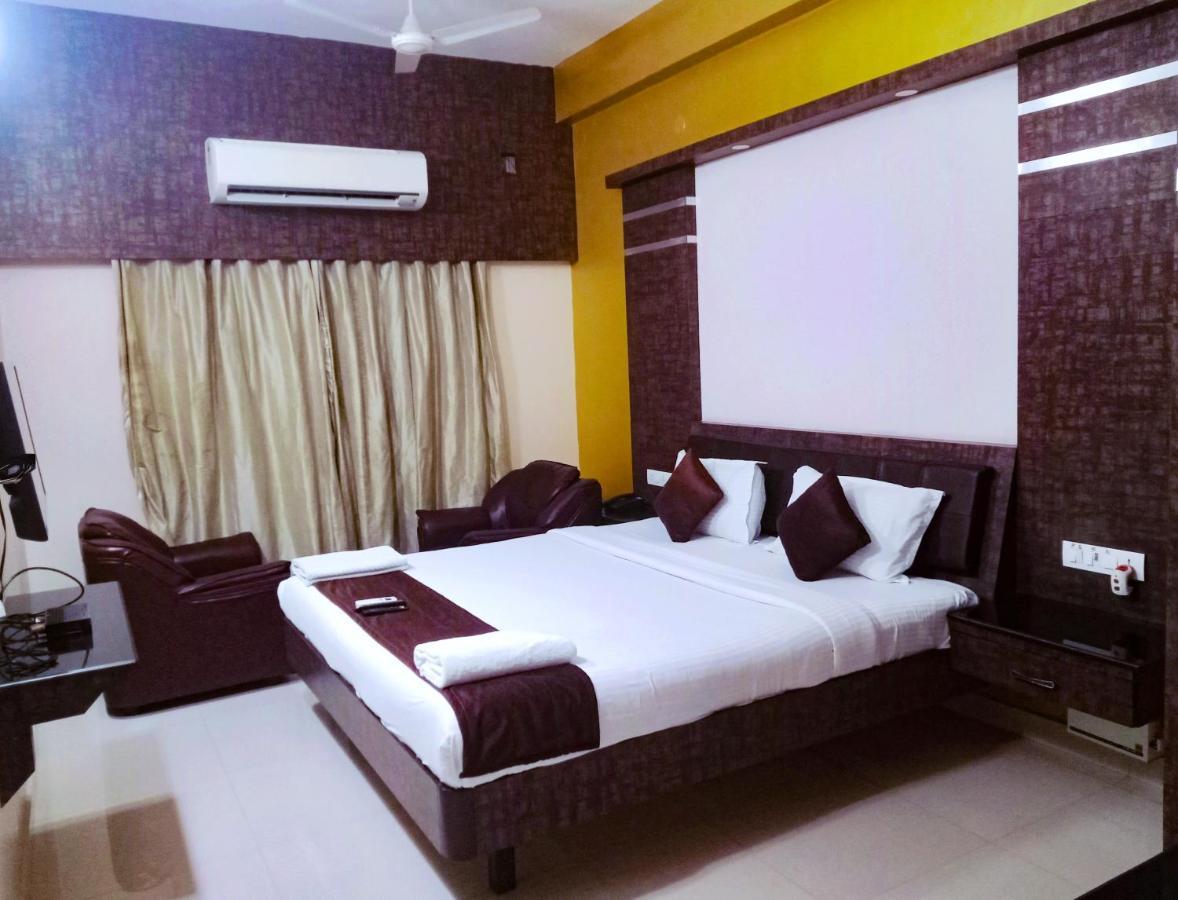 Pine Tree Aparthotel Kanchipuram Exterior foto