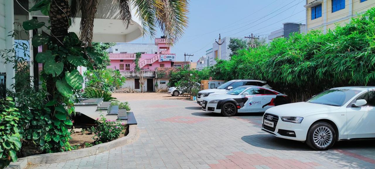 Pine Tree Aparthotel Kanchipuram Exterior foto